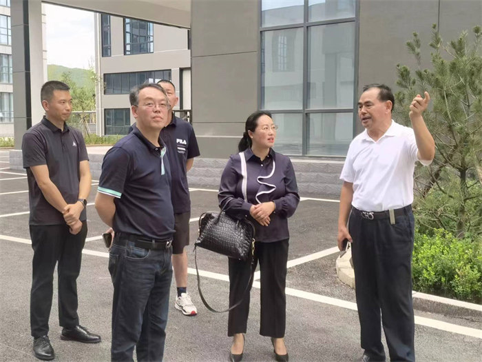 武隆生態(tài)環(huán)保局副局長王友乾對勁牛集團(tuán)這些生物技術(shù)表示了合作意愿，并表示要進(jìn)一步了解。