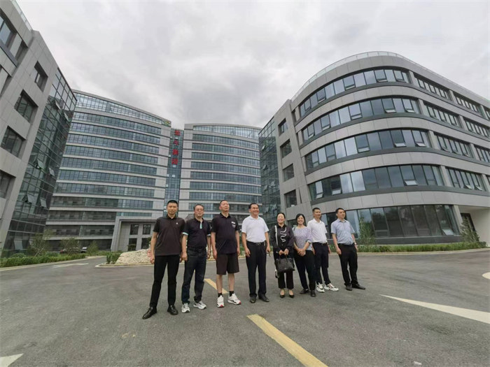 此次考察交流，也進(jìn)一步促進(jìn)了濟(jì)南與武隆的對口幫扶工作，再次增近了兩地友誼。